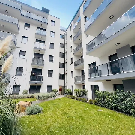 Karzo Lu 201 Freegarage ブダペスト