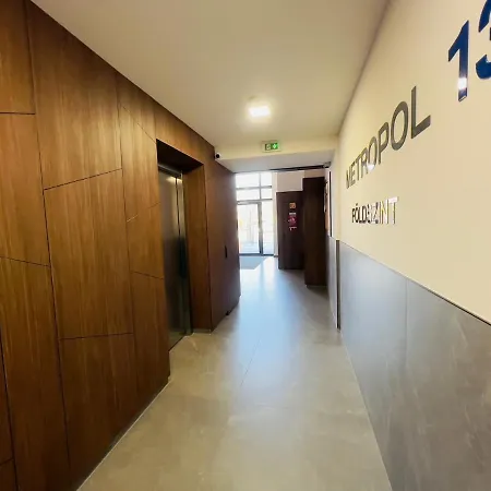 Karzo Lu 201 Freegarage ブダペスト