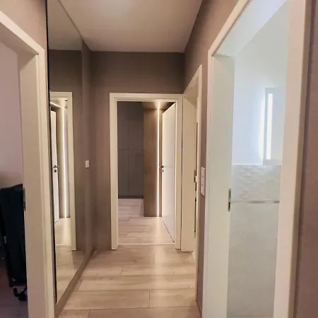 Karzo Lu 201 Freegarage アパート *