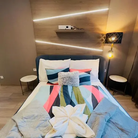 Karzo Lu 201 Freegarage * Budapešť