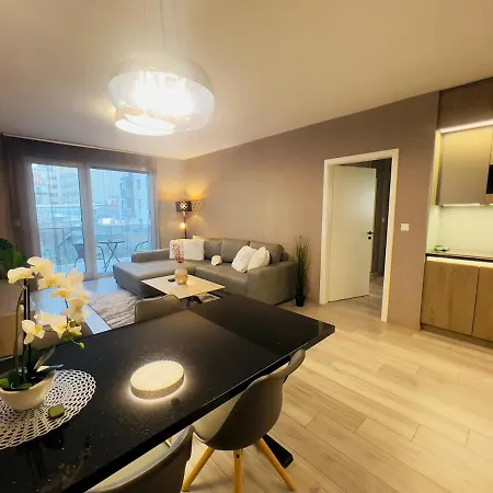 Karzo Lu 201 Freegarage ブダペスト