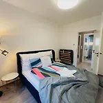 Διαμέρισμα Karzo Lu 201 Freegarage